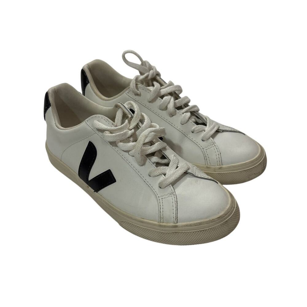 Veja Women’s 5 EUR 36 Campo Sneakers Minimalist Trendy Contemporary Lace Up